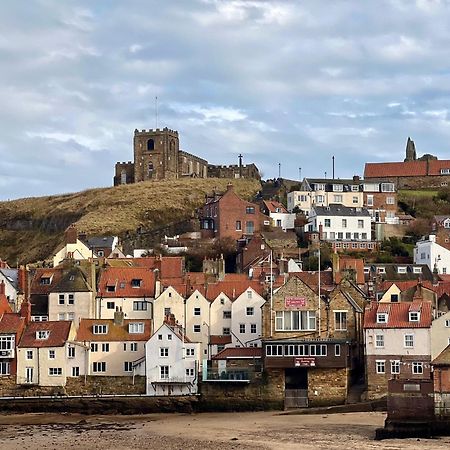 Number 3 Pier Road Suites Whitby Eksteriør billede