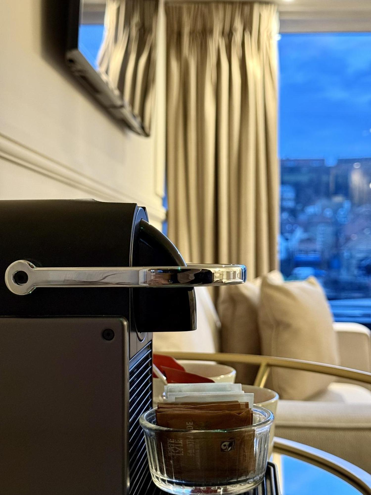 Number 3 Pier Road Suites Whitby Eksteriør billede